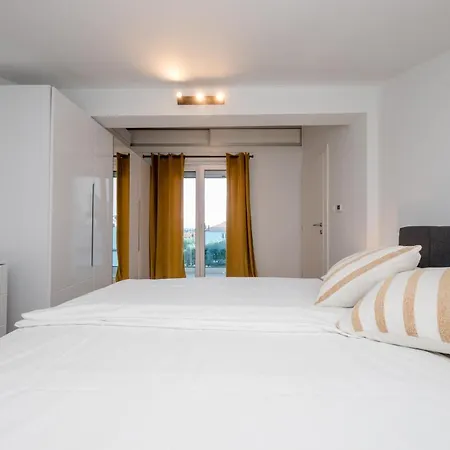 Luxurious Sea View Suite-apartments Torlak Rab Banjol